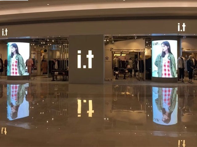 商場櫥窗LED顯示屏